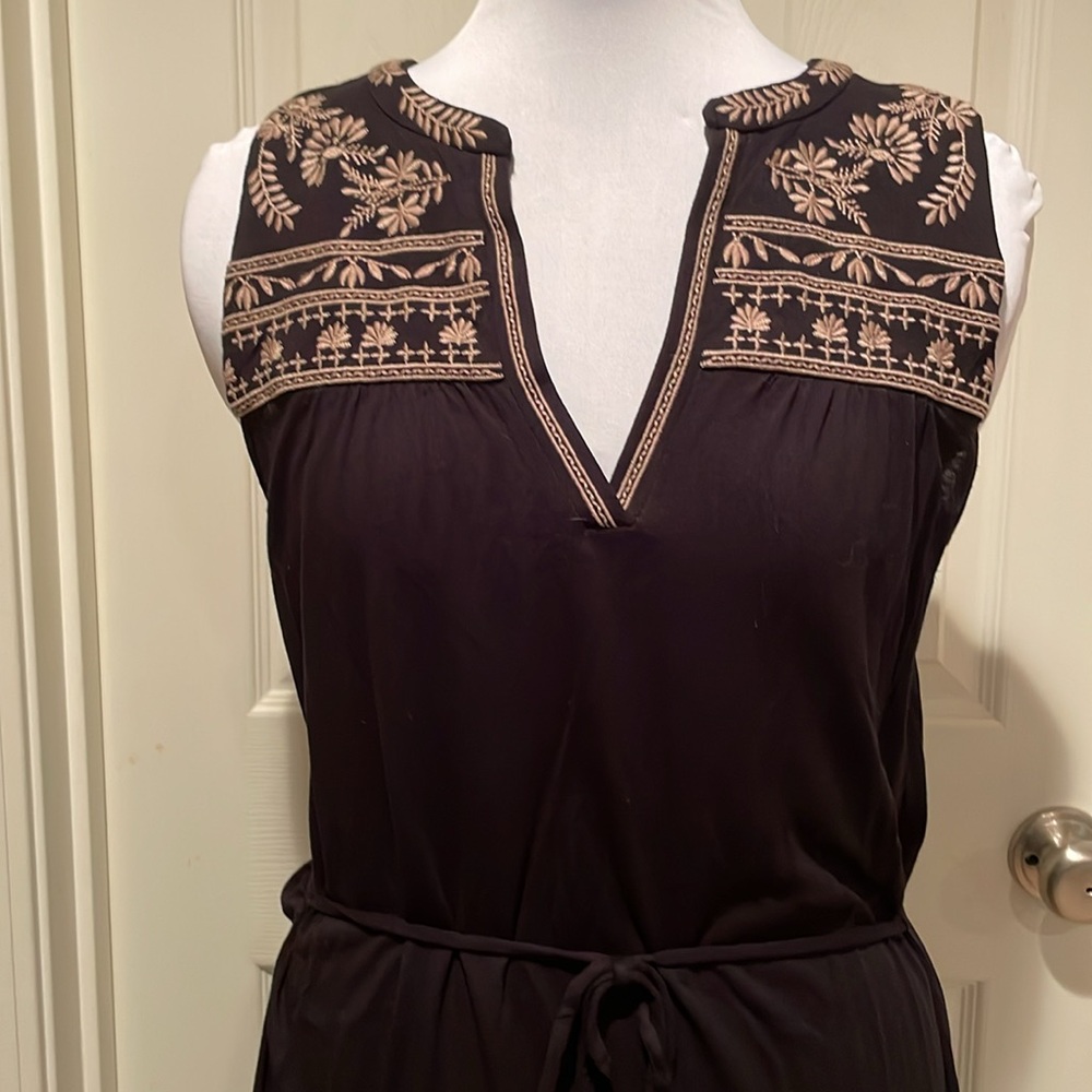 Loft Sleeveless Black Dress Detailing on Front Size S - Picture 2 of 9